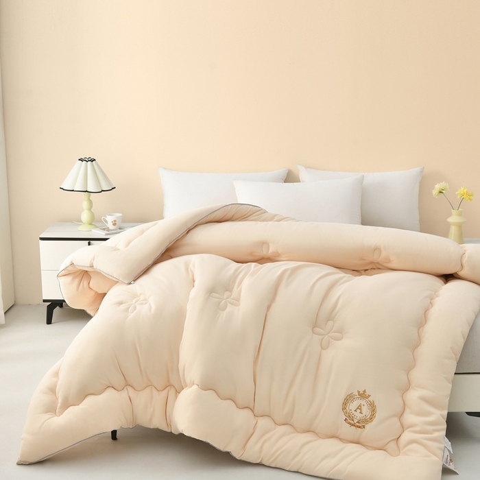 91家纺网 家纺一手货源 找家纺 瑶瑶家居床垫 2024年新款母婴级大豆纤维双拼被 金驼