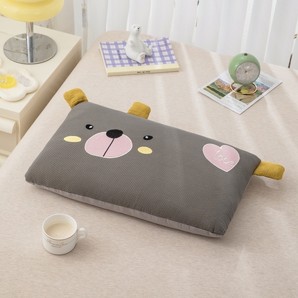 91家纺网 家纺一手货源 找家纺 （总）织布人 2024新款荞麦枕儿童学生卡通全棉双层纱萌萌熊枕套+荞麦枕芯