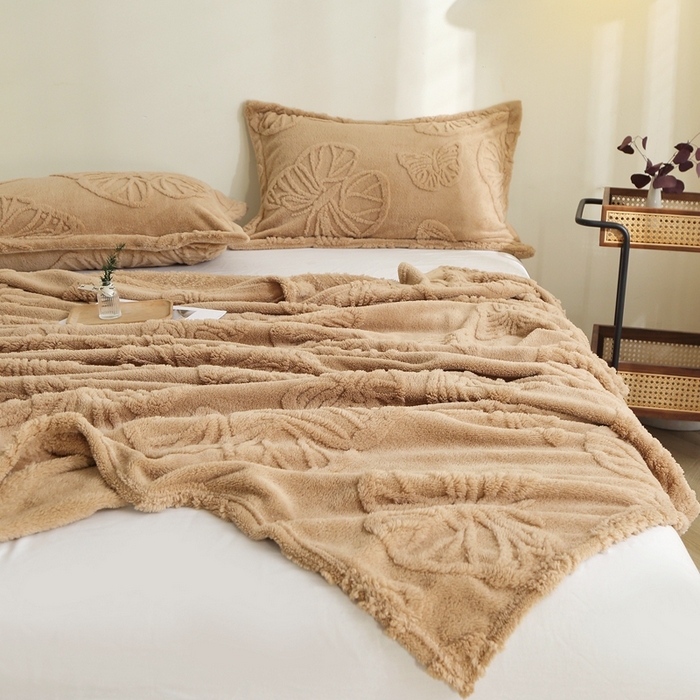 91家纺网 家纺一手货源 找家纺 芸锦豪 2024新款蝴蝶提花毛毯卷边款 蝴蝶提花卷边款-咖色