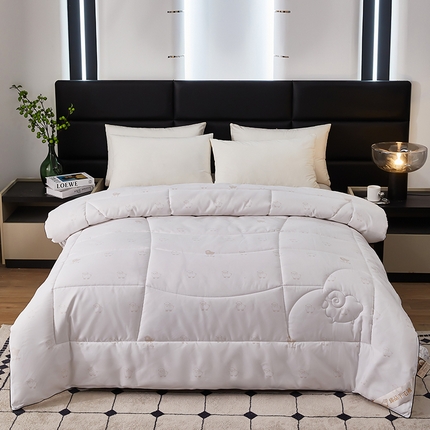 91家纺网 家纺一手货源 找家纺 全美家居 2025新款澳洲羊毛被白色春秋被加厚保暖冬被纯芯 金白