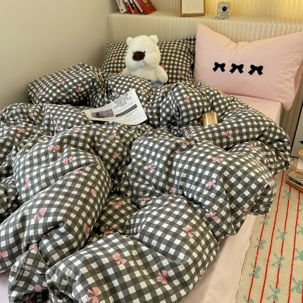 91家纺网 家纺一手货源 找家纺 金梦拉家纺 2024新款水洗云朵棉毛巾绣蝴蝶结系列四件套 蝴蝶结-黑粉