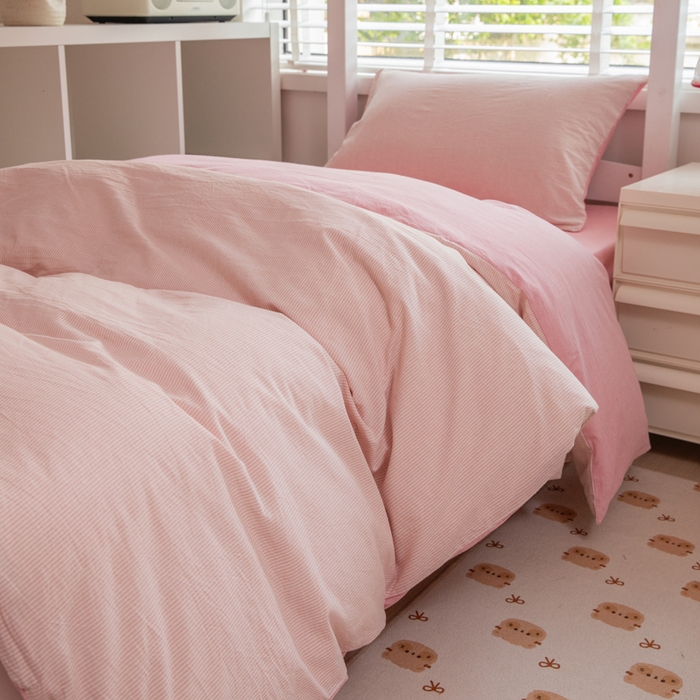 91家纺网 家纺一手货源 找家纺 柠萌家居 2025新款无印良品风色织水洗棉A类学生宿舍三件套 粉密条