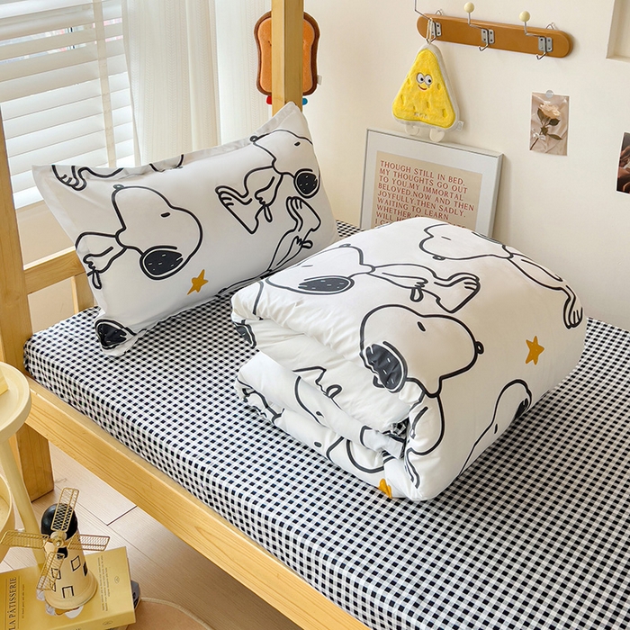 91家纺网 家纺一手货源 找家纺 楠沐家纺 2025新款亲肤芦荟棉印花学生宿舍上下铺四件套三件套 快乐史努比-白