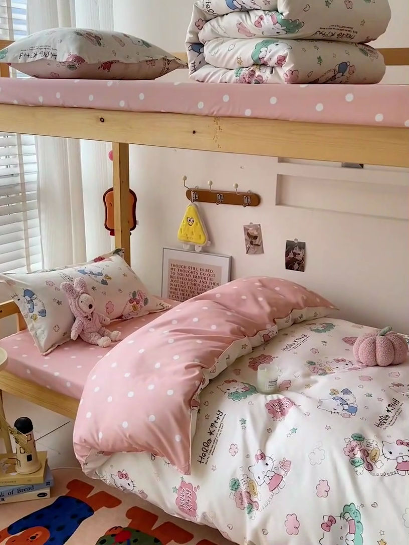 91家纺网 家纺一手货源 找家纺 楠沐家纺 2025新款亲肤芦荟棉印花学生宿舍上下铺四件套三件套 粉蓝喵喵