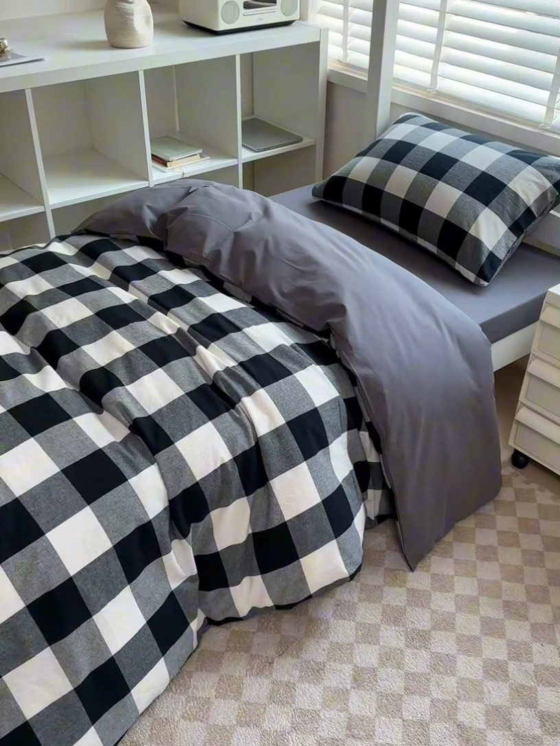 91家纺网 家纺一手货源 找家纺 柠萌家居 2025新款无印良品风色织水洗棉A类学生宿舍三件套 留恋时光-黑