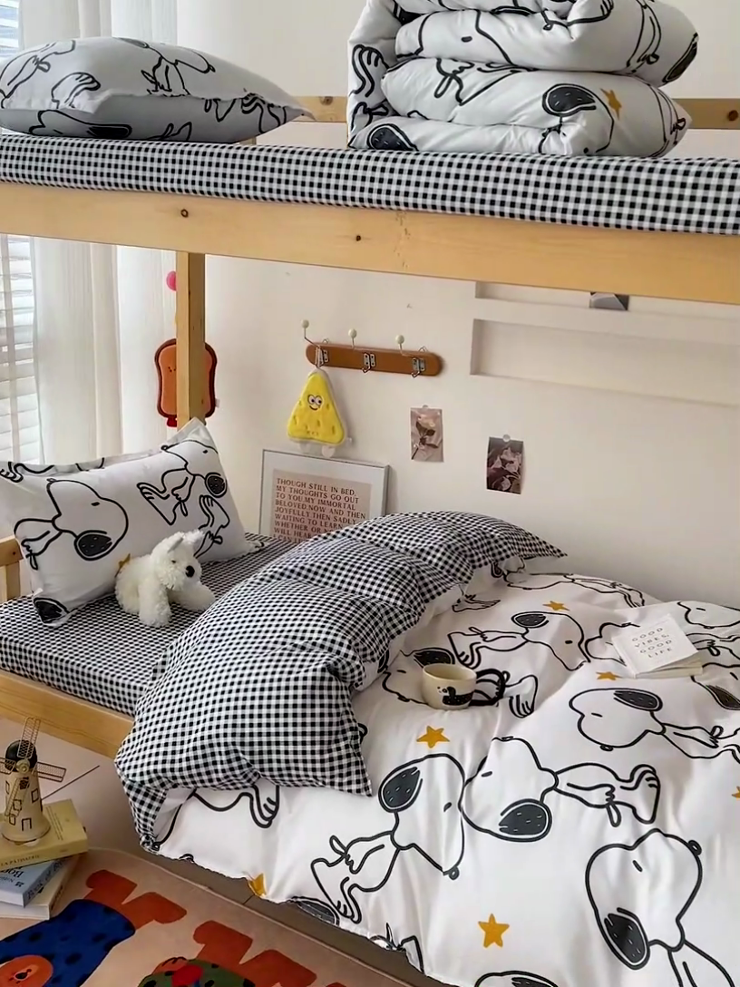 91家纺网 家纺一手货源 找家纺 楠沐家纺 2025新款亲肤芦荟棉印花学生宿舍上下铺四件套三件套 快乐史努比-白