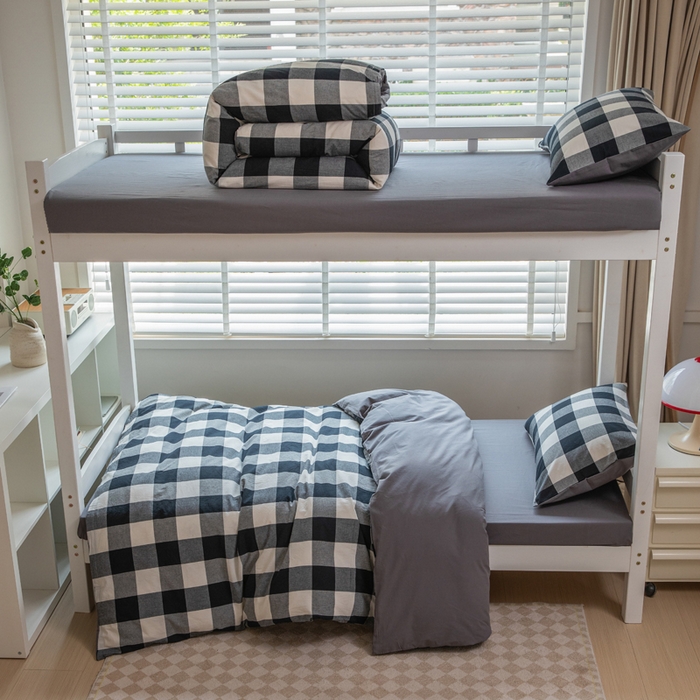 91家纺网 家纺一手货源 找家纺 柠萌家居 2025新款无印良品风色织水洗棉A类学生宿舍三件套 留恋时光-黑