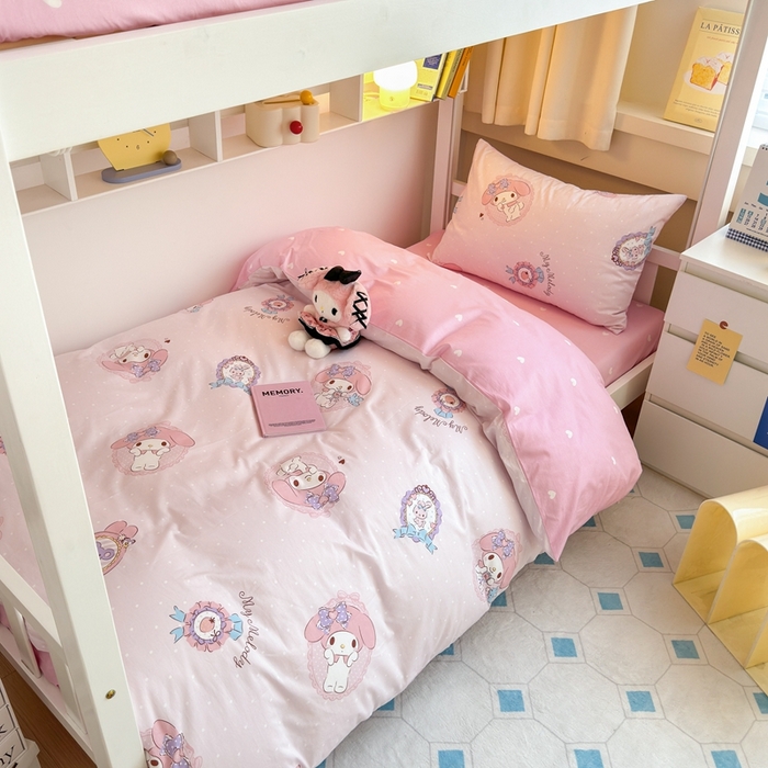 91家纺网 家纺一手货源 找家纺 曼之夏 2024新款全棉三丽鸥学生三件套 小兔美乐蒂