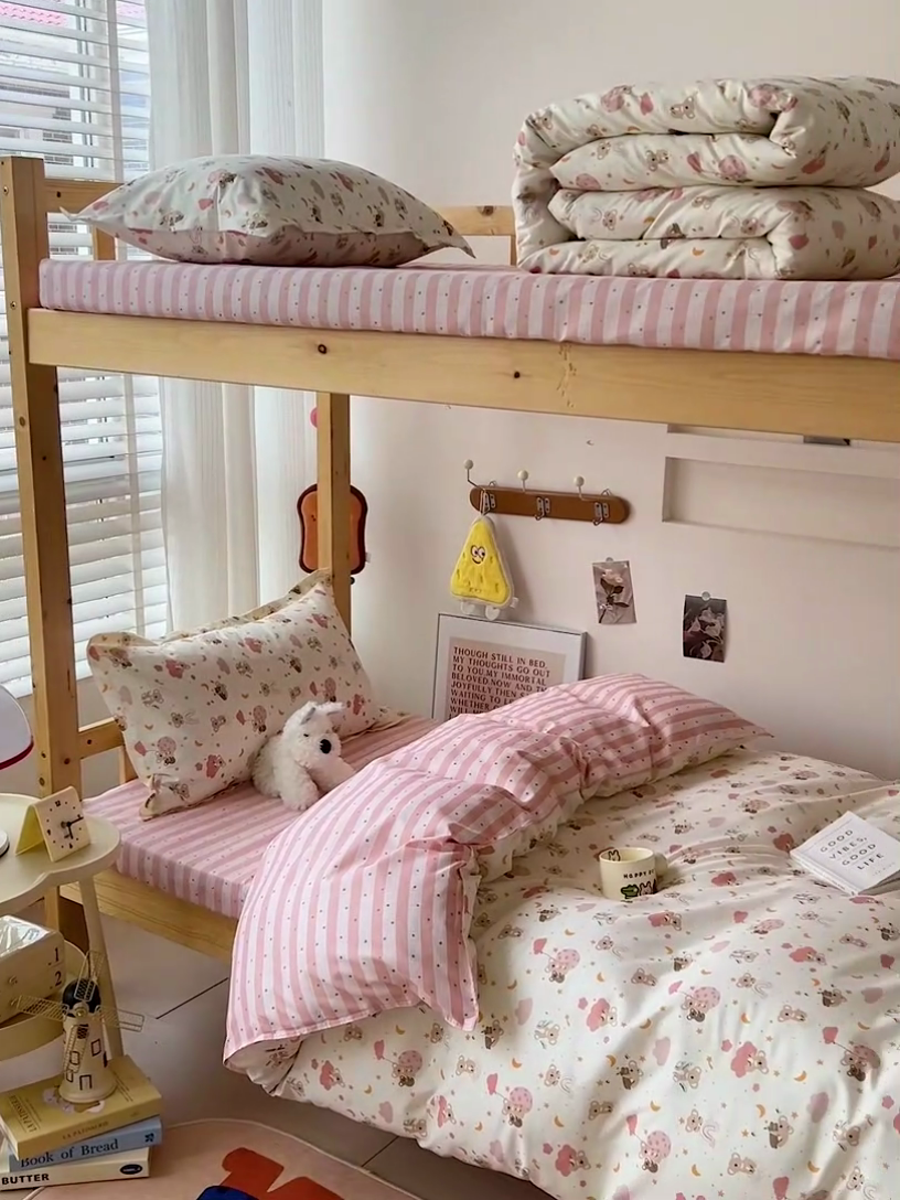 91家纺网 家纺一手货源 找家纺 楠沐家纺 2025新款亲肤芦荟棉印花学生宿舍上下铺四件套三件套 彩虹猴