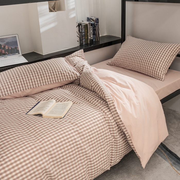 91家纺网 家纺一手货源 找家纺 柠萌家居 2025新款无印良品风色织水洗棉A类学生宿舍三件套 蜜粉格