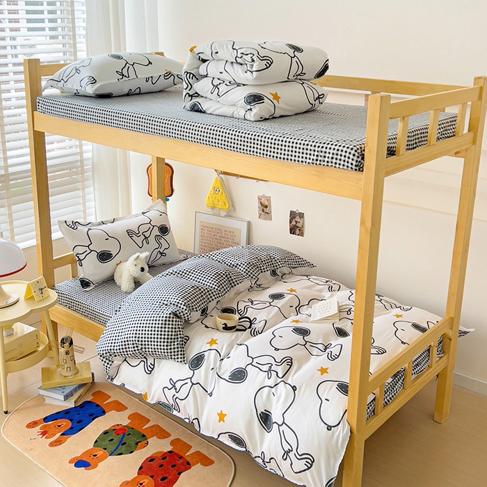 91家纺网 家纺一手货源 找家纺 楠沐家纺 2025新款亲肤芦荟棉印花学生宿舍上下铺四件套三件套 快乐史努比-白