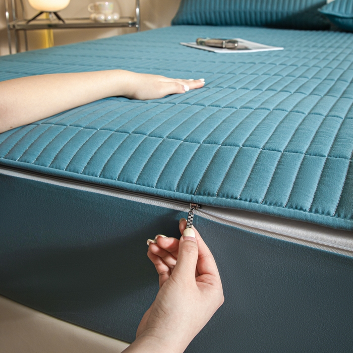 91家纺网 家纺一手货源 找家纺 雪云美 六面全包夹棉床笠拉链款A类原棉床垫套子床罩 格韵 宾利蓝