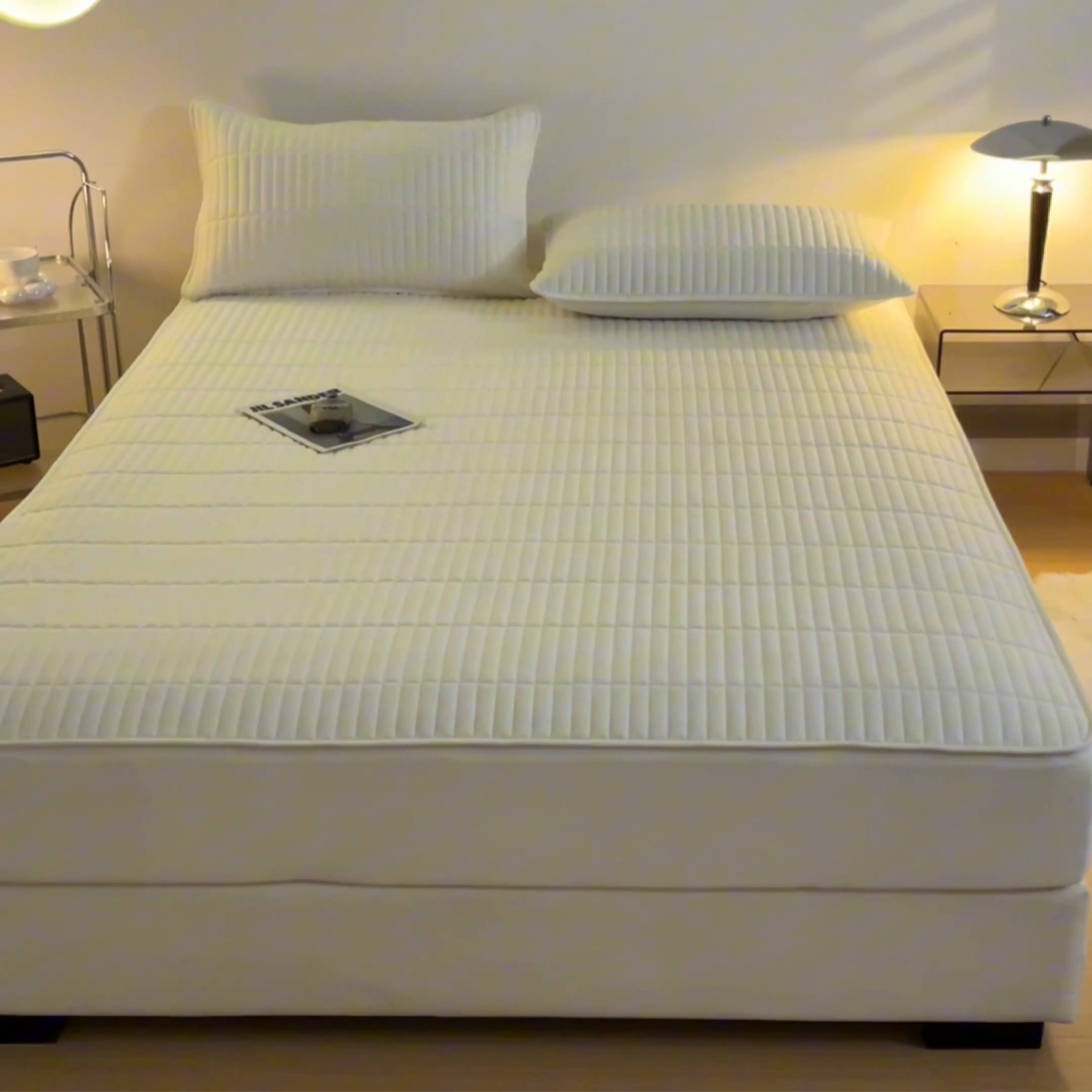 91家纺网 家纺一手货源 找家纺 雪云美 六面全包夹棉床笠拉链款A类原棉床垫套子床罩 格韵-珍珠白