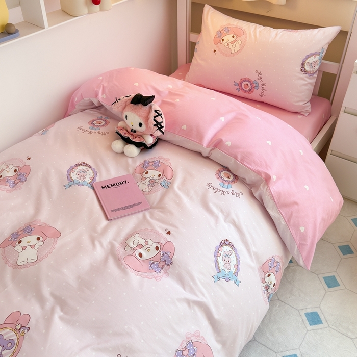 91家纺网 家纺一手货源 找家纺 曼之夏 2024新款全棉三丽鸥学生三件套 小兔美乐蒂