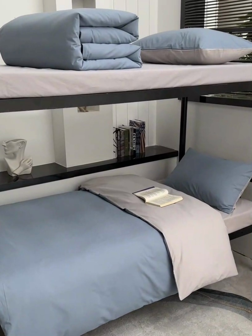 91家纺网 家纺一手货源 找家纺 柠萌家居 2025新款无印良品风色织水洗棉A类学生宿舍三件套 浅蓝灰