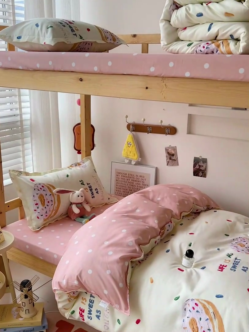 91家纺网 家纺一手货源 找家纺 楠沐家纺 2025新款亲肤芦荟棉印花学生宿舍上下铺四件套三件套 甜甜圈