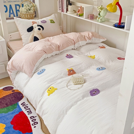 韩巢家纺 2024新款超柔水洗棉毛巾绣学生宿舍上下铺三件套四件套-小精灵系列 小精灵白浅粉