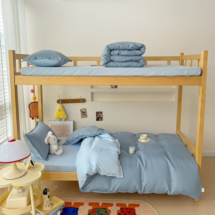 91家纺网 家纺一手货源 找家纺 楠沐家纺 2025新款亲肤芦荟棉印花学生宿舍上下铺四件套三件套 月光雾蓝