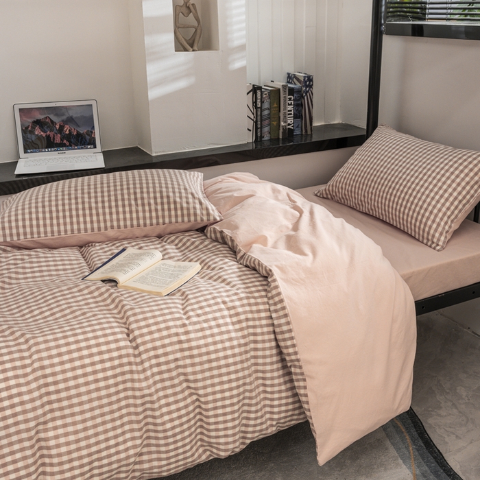 91家纺网 家纺一手货源 找家纺 柠萌家居 2025新款无印良品风色织水洗棉A类学生宿舍三件套 蜜粉格