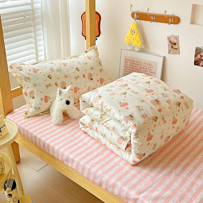 91家纺网 家纺一手货源 找家纺 楠沐家纺 2025新款亲肤芦荟棉印花学生宿舍上下铺四件套三件套 彩虹猴