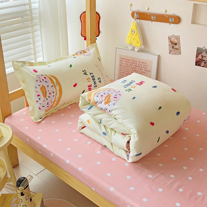 91家纺网 家纺一手货源 找家纺 楠沐家纺 2025新款亲肤芦荟棉印花学生宿舍上下铺四件套三件套 甜甜圈