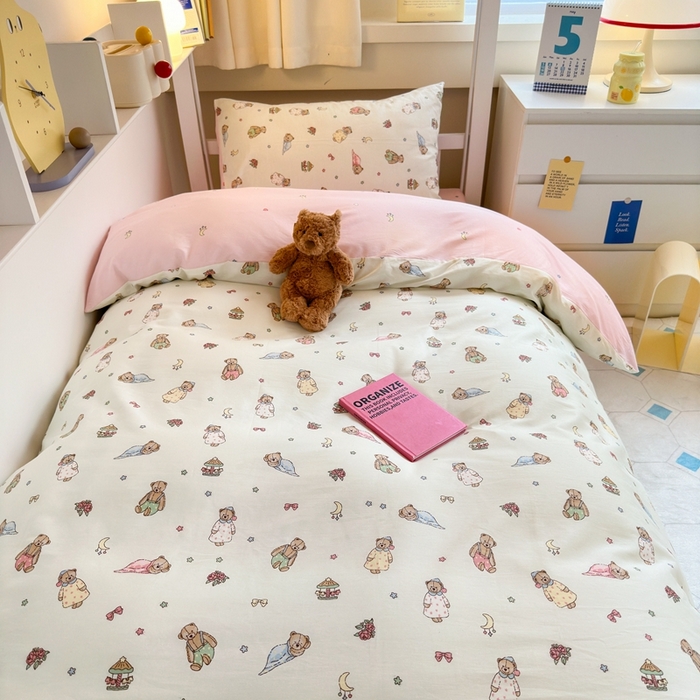 91家纺网 家纺一手货源 找家纺 曼之夏 2024新款全棉印花学生三件套 睡衣泰迪