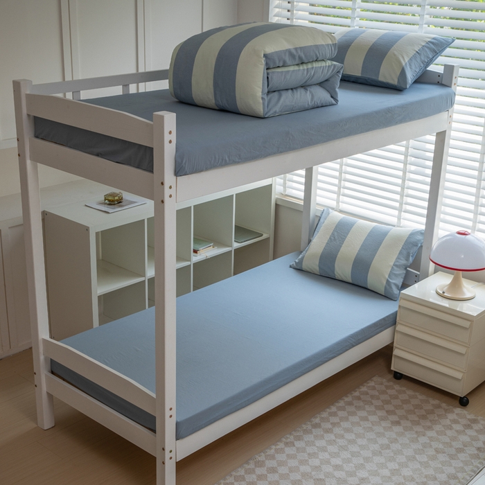 91家纺网 家纺一手货源 找家纺 柠萌家居 2025新款无印良品风色织水洗棉A类学生宿舍三件套 初享时光-浅蓝