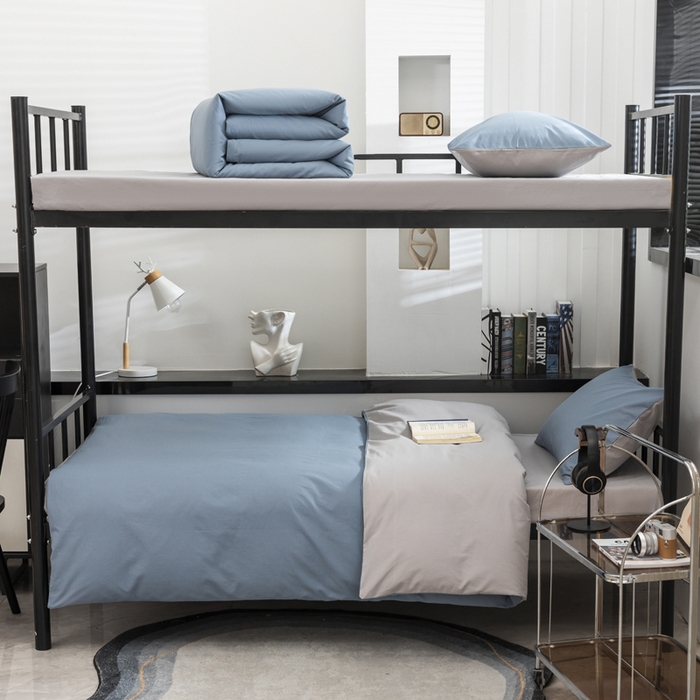 91家纺网 家纺一手货源 找家纺 柠萌家居 2025新款无印良品风色织水洗棉A类学生宿舍三件套 浅蓝灰