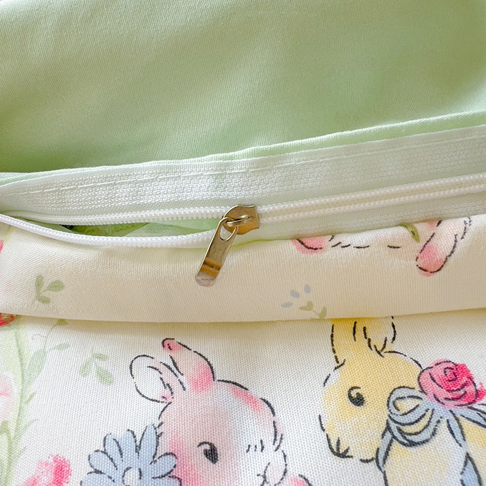 91家纺网 家纺一手货源 找家纺 楠沐家纺 2025新款亲肤芦荟棉印花学生宿舍上下铺四件套三件套 草莓小兔