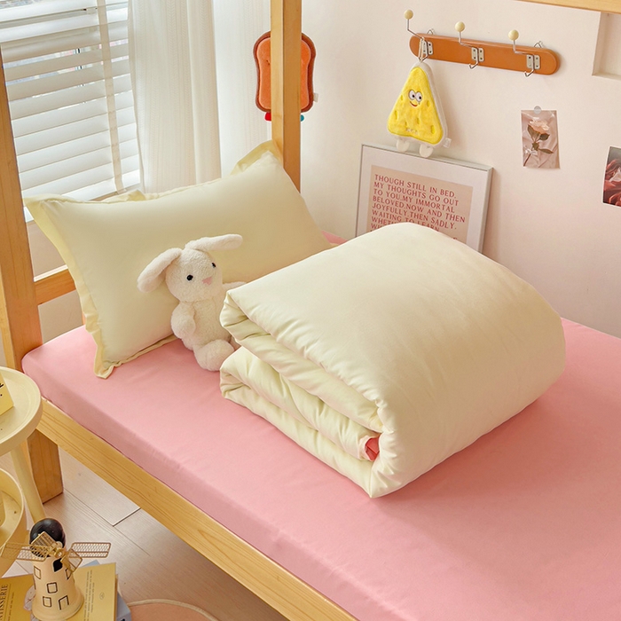 91家纺网 家纺一手货源 找家纺 楠沐家纺 2025新款亲肤芦荟棉印花学生宿舍上下铺四件套三件套 米黄+浅玉