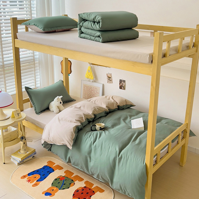 91家纺网 家纺一手货源 找家纺 楠沐家纺 2025新款亲肤芦荟棉印花学生宿舍上下铺四件套三件套 军绿+浅驼