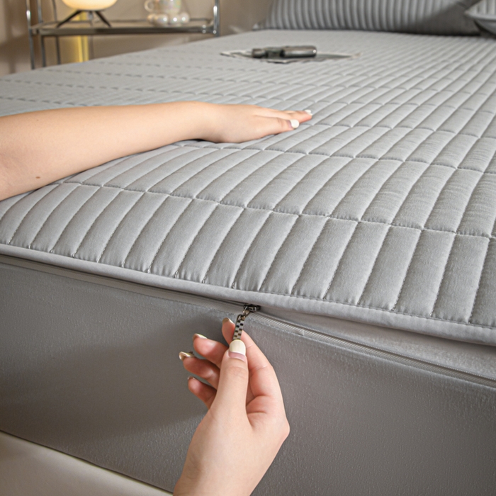 91家纺网 家纺一手货源 找家纺 雪云美 六面全包夹棉床笠拉链款A类原棉床垫套子床罩 格韵-月光灰