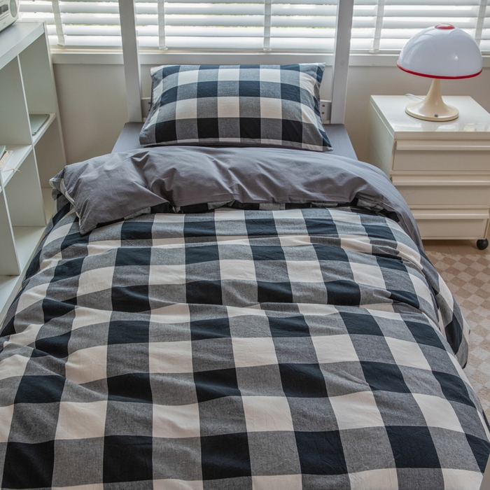 91家纺网 家纺一手货源 找家纺 柠萌家居 2025新款无印良品风色织水洗棉A类学生宿舍三件套 留恋时光-黑