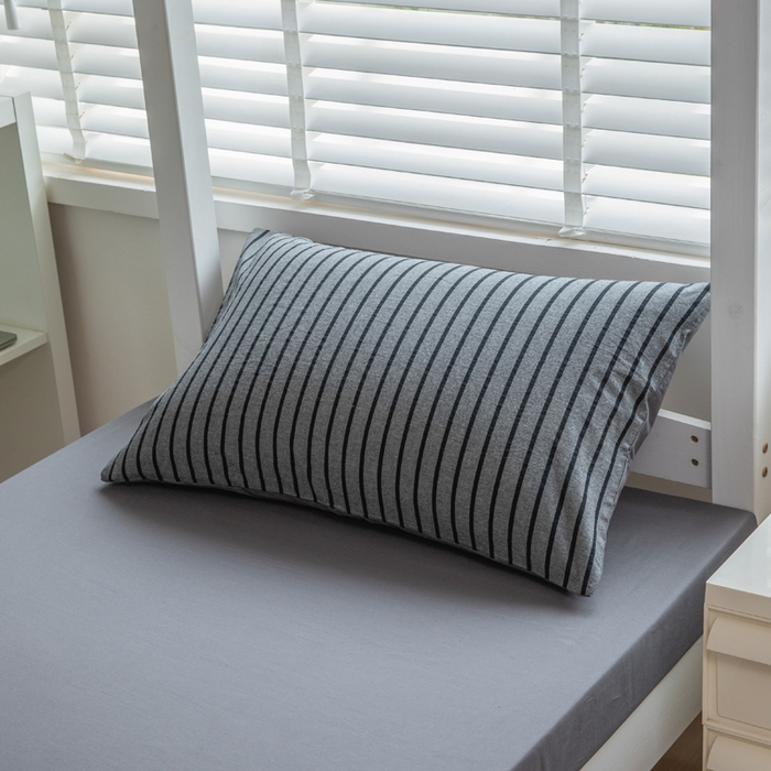 91家纺网 家纺一手货源 找家纺 柠萌家居 2025新款无印良品风色织水洗棉A类学生宿舍三件套 白日梦想家-黑