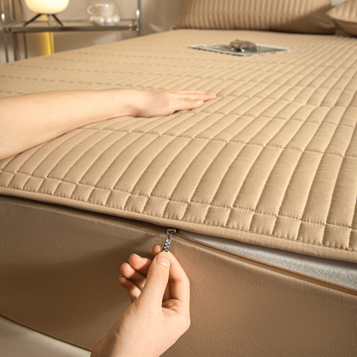 91家纺网 家纺一手货源 找家纺 雪云美 六面全包夹棉床笠拉链款A类原棉床垫套子床罩 格韵-香槟金