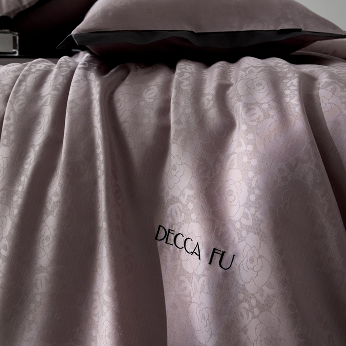 91家纺网 家纺一手货源 找家纺 安莱生活 2024新款60S天丝棉提花四件套-铂金摩卡 莉莉安-薄汗紫