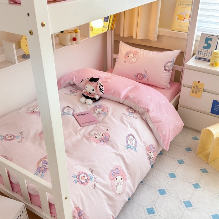 91家纺网 家纺一手货源 找家纺 曼之夏 2024新款全棉三丽鸥学生三件套 小兔美乐蒂