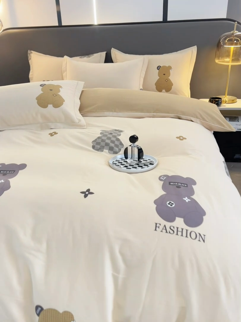 91家纺网 家纺一手货源 找家纺 大吉 2025新款加厚活性喷气磨毛棉四件套被套床单床笠学生单人三件套 路易熊