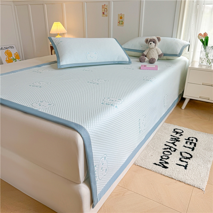 91家纺网 家纺一手货源 找家纺 喜居 2024新款LUCK小冰熊A类豆豆凉感席 LUCK小冰熊-蓝