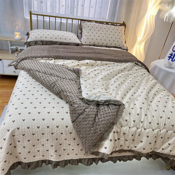 91家纺网 家纺一手货源 找家纺 暖居 2024新款豆豆被四件套 爱心卡