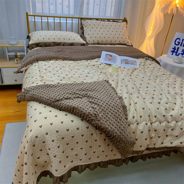 91家纺网 家纺一手货源 找家纺 暖居 2024新款豆豆被四件套 爱心卡