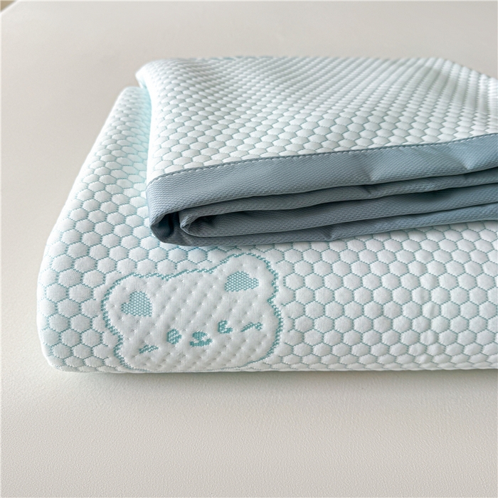 91家纺网 家纺一手货源 找家纺 喜居 2024新款LUCK小冰熊A类豆豆凉感席 LUCK小冰熊-蓝