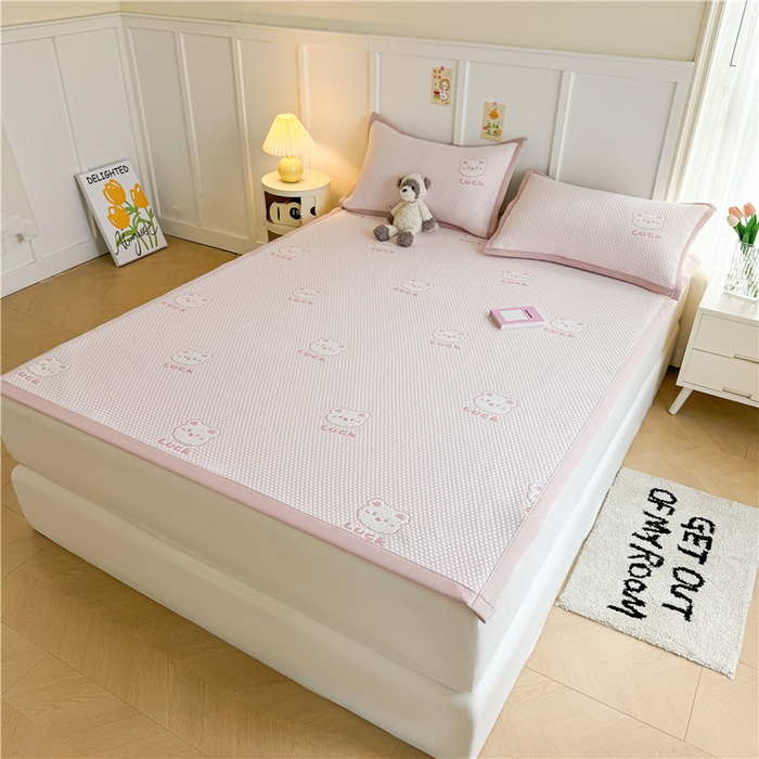 91家纺网 家纺一手货源 找家纺 喜居 2024新款LUCK小冰熊A类豆豆凉感席 LUCK小冰熊-粉