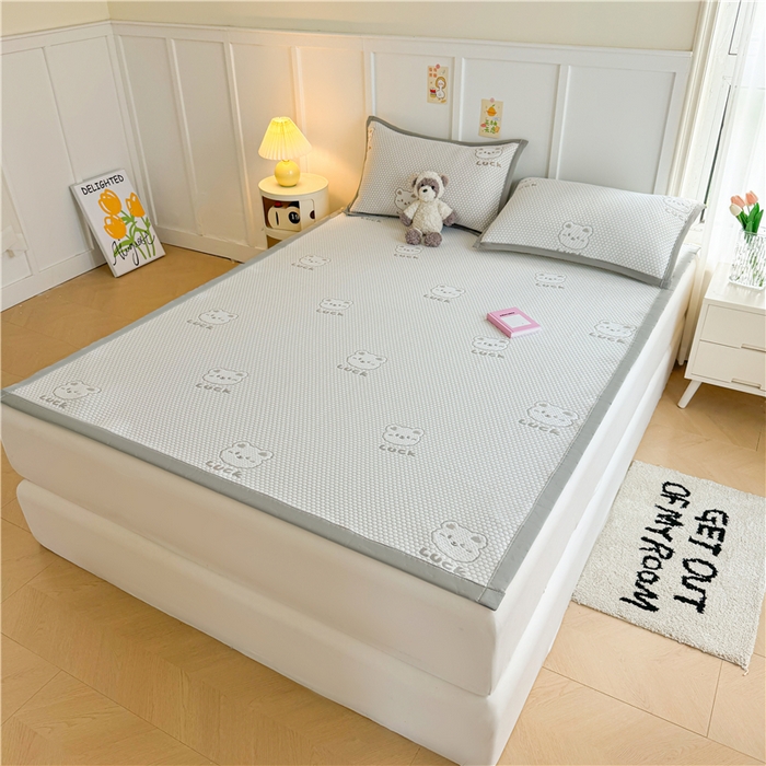 91家纺网 家纺一手货源 找家纺 喜居 2024新款LUCK小冰熊A类豆豆凉感席 LUCK小冰熊-灰