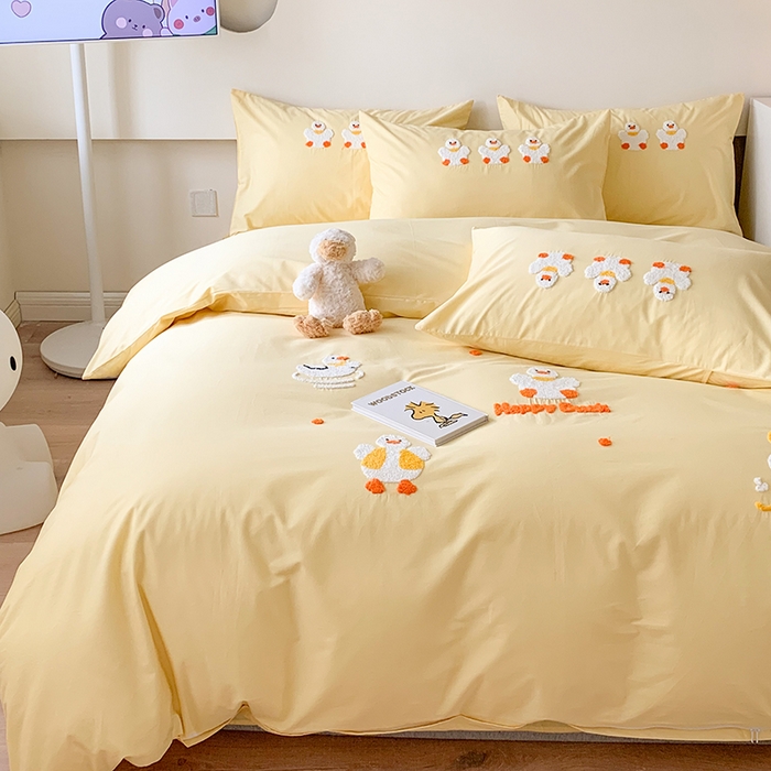 91家纺网 家纺一手货源 找家纺 2024新款全棉40S水洗棉毛巾绣工艺四件套 好运鸭