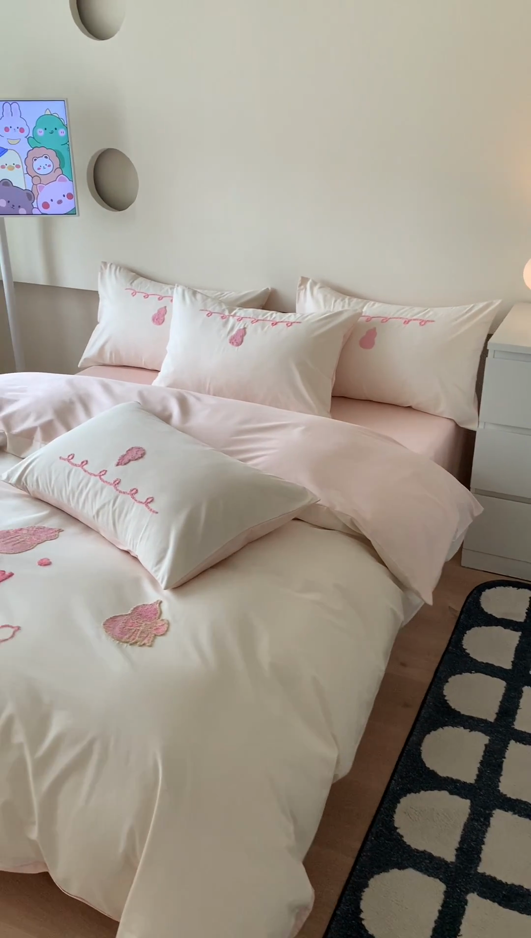 91家纺网 家纺一手货源 找家纺 2024新款全棉40S水洗棉毛巾绣工艺四件套 贝加尔