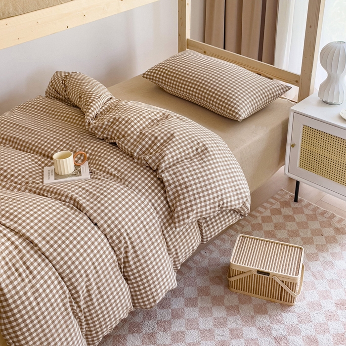 91家纺网 家纺一手货源 找家纺 玖弘家居 2024新款全棉色织水洗棉学生三件套四件套床垫套系列 米小格