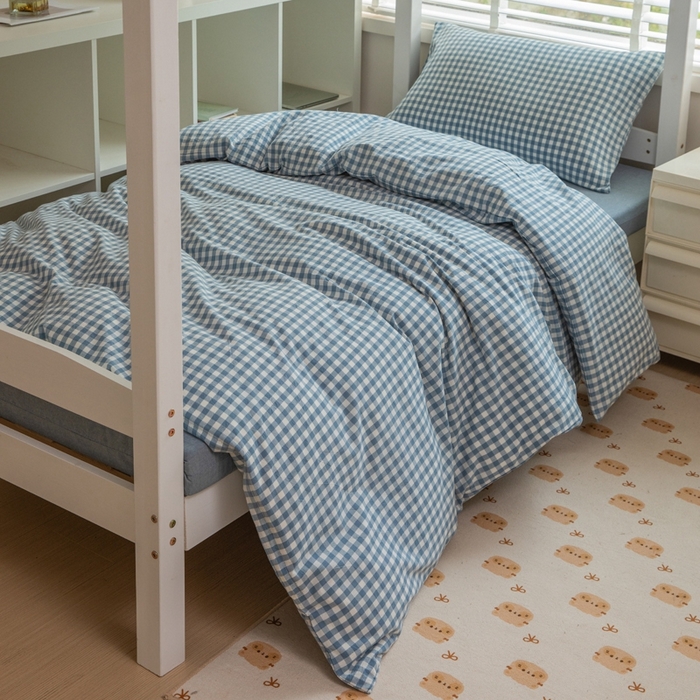 91家纺网 家纺一手货源 找家纺 柠萌家居 2025新款无印良品风A类色织水洗棉全棉学生宿舍三件套床垫套三件套 浅蓝小格