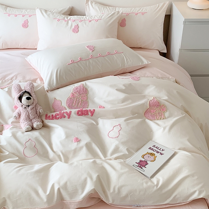 91家纺网 家纺一手货源 找家纺 2024新款全棉40S水洗棉毛巾绣工艺四件套 贝加尔