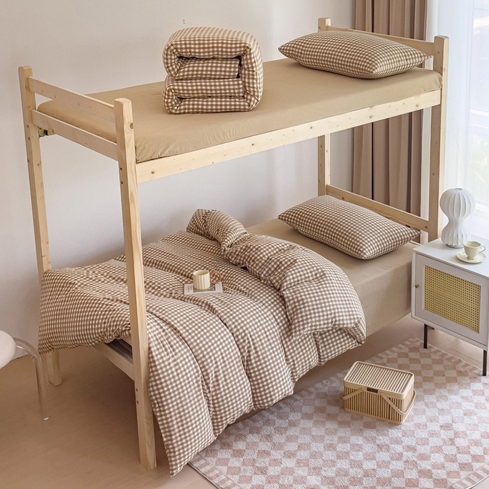 91家纺网 家纺一手货源 找家纺 玖弘家居 2024新款全棉色织水洗棉学生三件套四件套床垫套系列 米小格